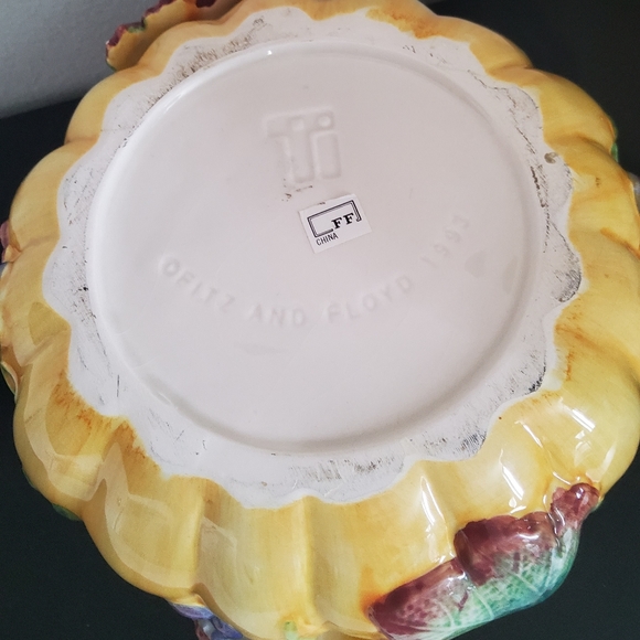 Vintage Fitz and Floyd Pumpkin Shaped Bowl - Picture 9 of 9